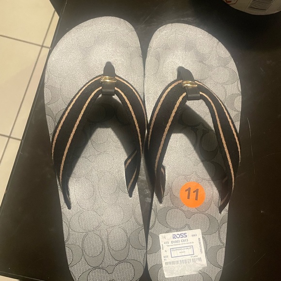 New. Bought at Ross. Doesn’t come with shoe box - Picture 4 of 4